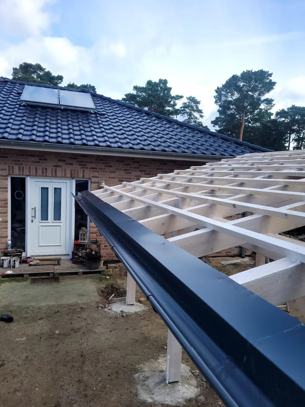 New gutter on a canopy