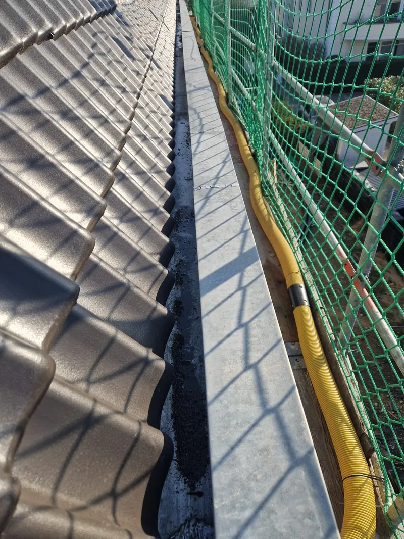 Metal valley and gutter