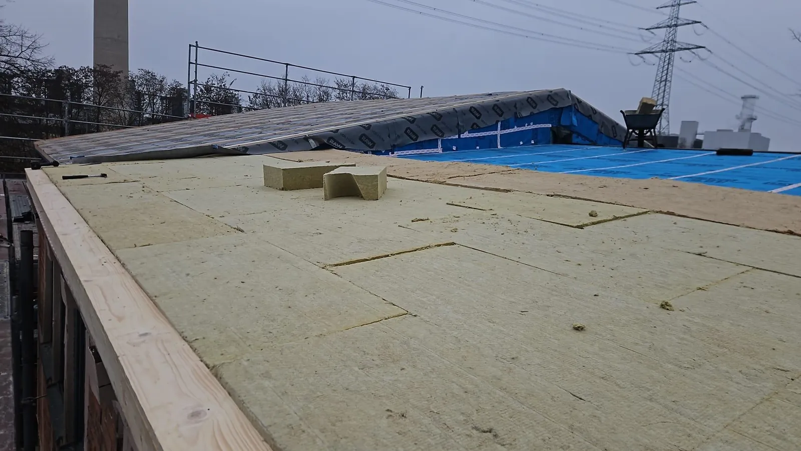 Insulation on a flat roof