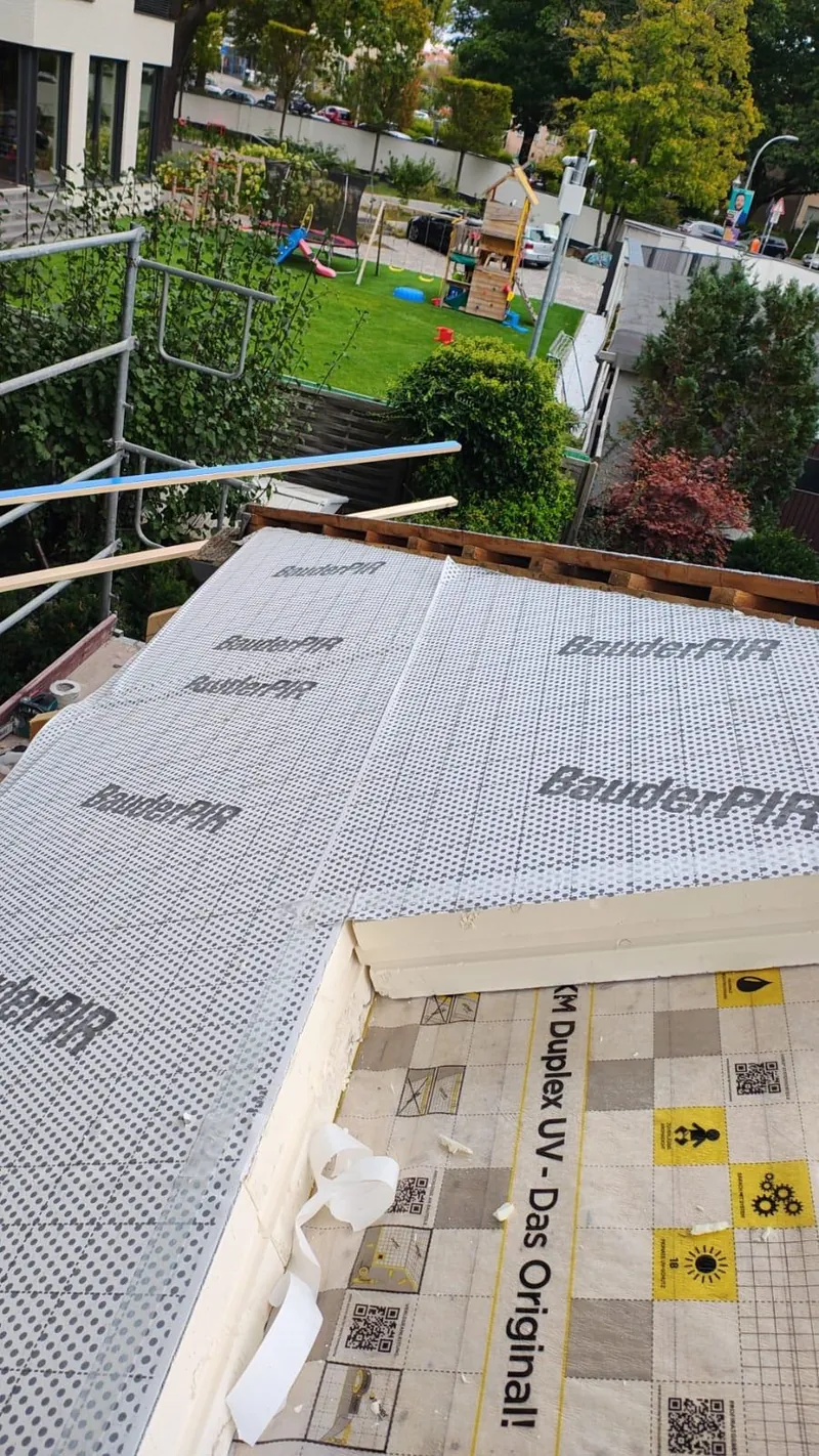 Roof insulated with PIR boards